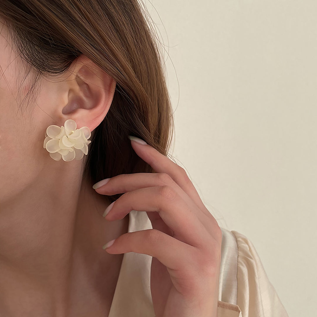 Sweet Holiday Flower Stud Earrings