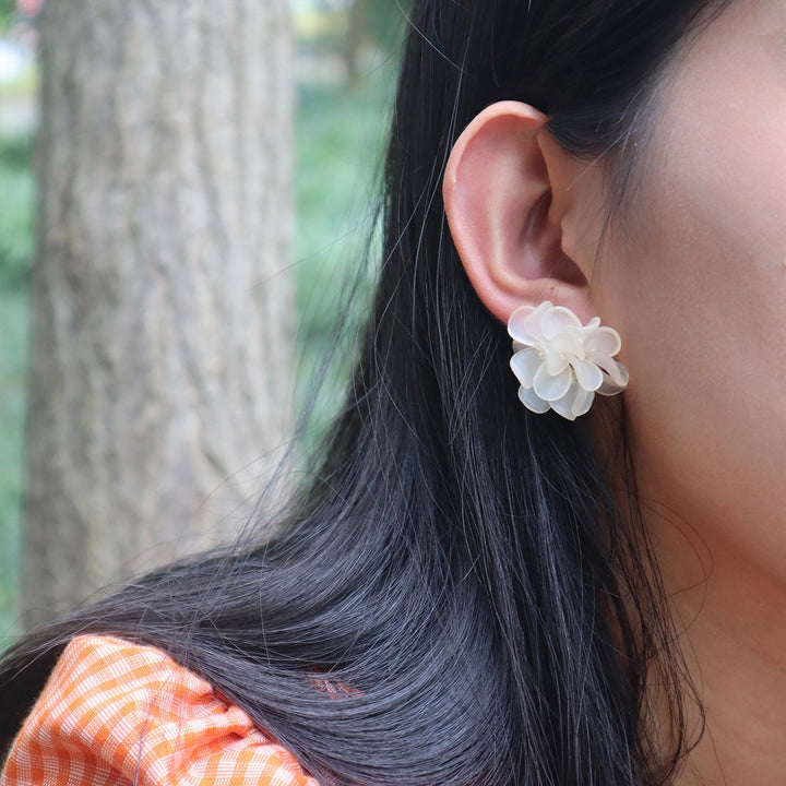 Sweet Holiday Flower Stud Earrings