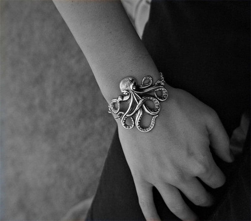 Rock the Undersea World. The totem of the Octopus is one of wisdom and ferocity. Fly your flag high! Yo ho, yo ho a pirate's life for you! Octopus bracelet in bronze or silver.